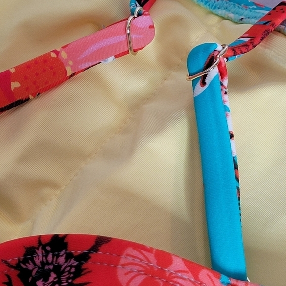 RELLECIGA Hawaiian Inspired Floral One Piece Swimsuit - Size S - Picture 8 of 12